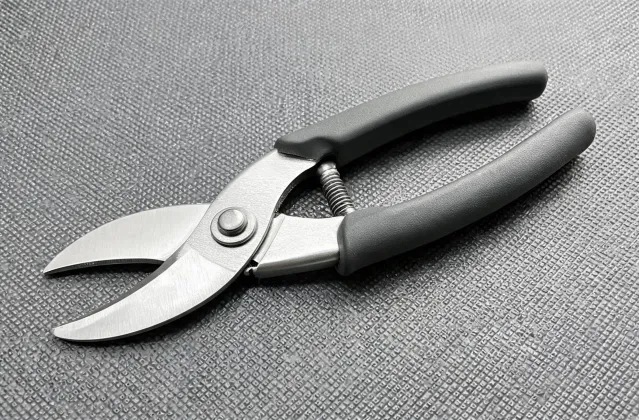 Illustrative pruning shear blade review